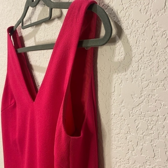 𝅺TRINA Turk Double V Sheath Dress in Fuchsia - Picture 4 of 10